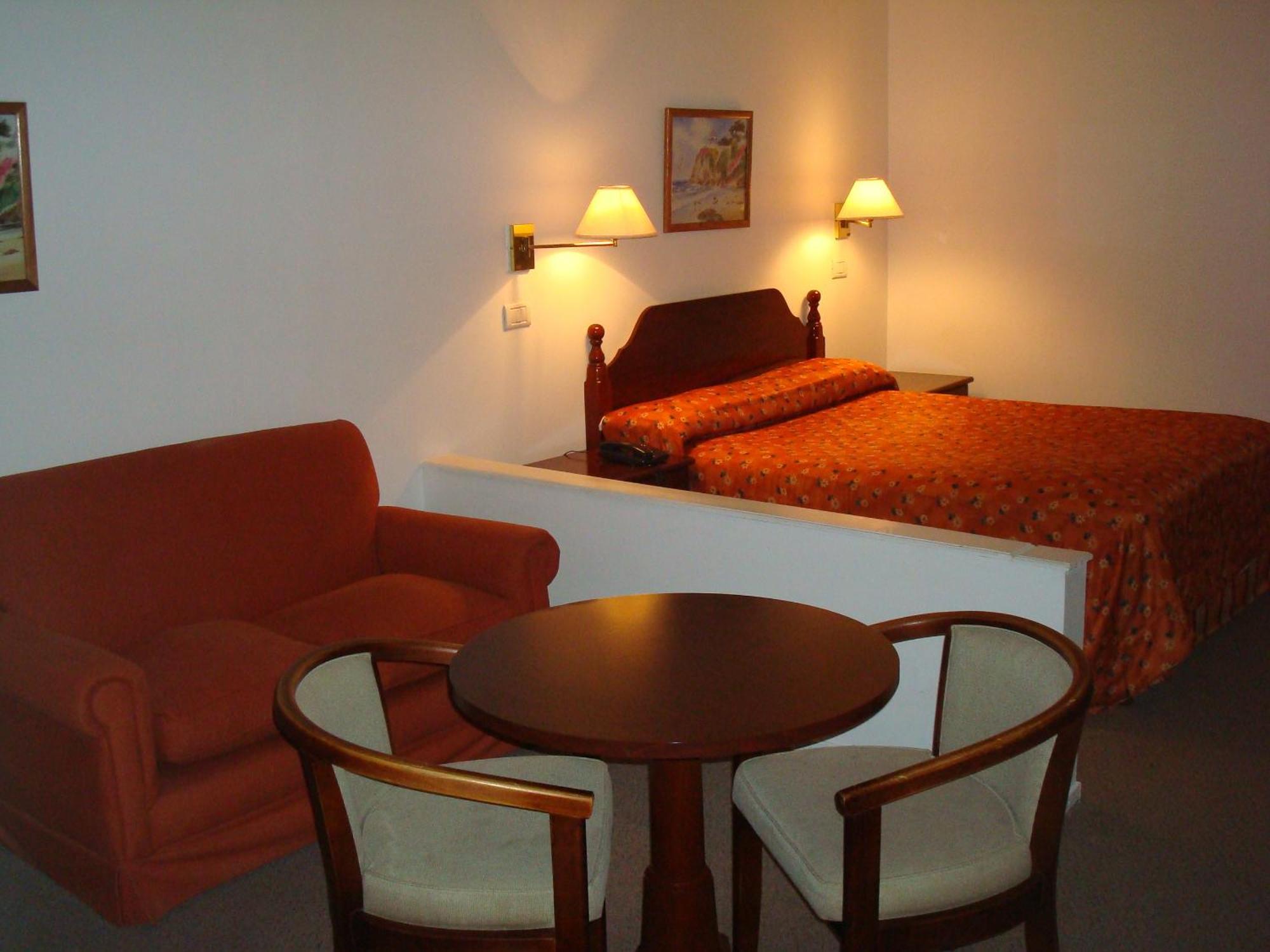 Family Inn San Rafael  Eksteriør bilde