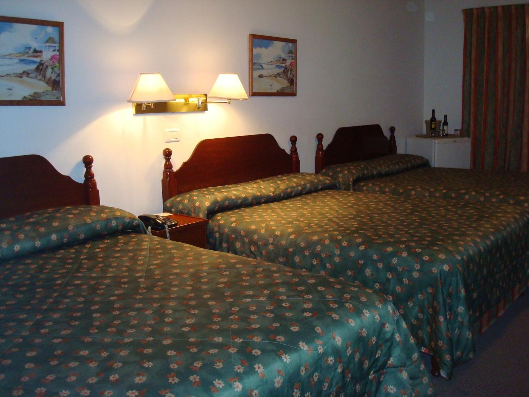 Family Inn San Rafael  Eksteriør bilde